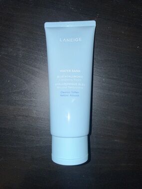 LANEIGE Blue Water Bank Hyaluronic Cleansing Foam - Pale Blue
